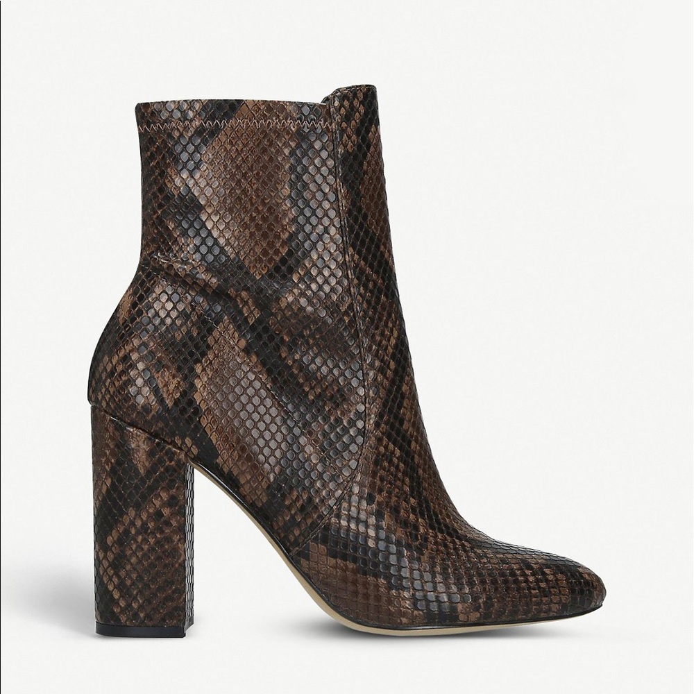 Aldo faux leather, snake print ankle boots in brown. Size 9